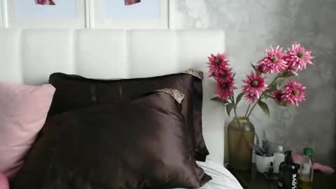 Pamella online show from 12/22/25, 08:00