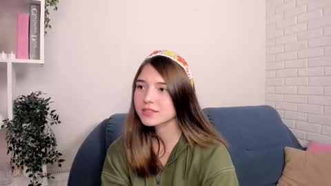 Snapshot of pamilarakestraw chatting on 09/17/25, 05:58 daniella online show from 09/17/25, 05:58