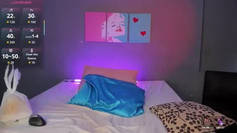 Snapshot of pammelaross chatting on 10/10/25, 05:45 Pammela online show from 10/10/25, 05:45