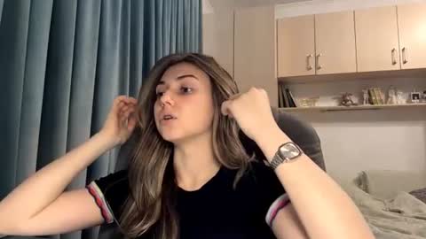 Snapshot of pamulahallquist chatting on 06/20/26, 04:32 Lia online show from 06/20/26, 04:32