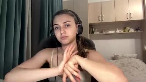 Snapshot of pamulahallquist chatting on 07/09/26, 08:46 Lia online show from 07/09/26, 08:46