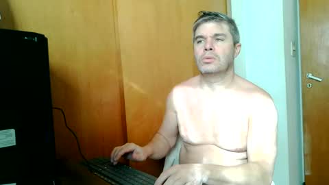 Snapshot of panchomadrid chatting on 06/16/26, 03:03 Pancho Madrid online show from 06/16/26, 03:03