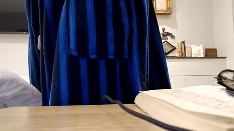 Snapshot of panda320 chatting on 09/10/25, 07:58 panda320 online show from 09/10/25, 07:58