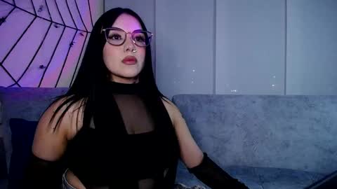 Snapshot of pandora__1 chatting on 10/19/25, 11:38 pandora__1 online show from 10/19/25, 11:38