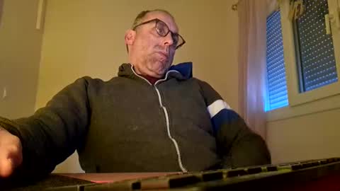 Snapshot of pansak1973 chatting on 02/16/25, 01:27 pansak1973 online show from 02/16/25, 01:27