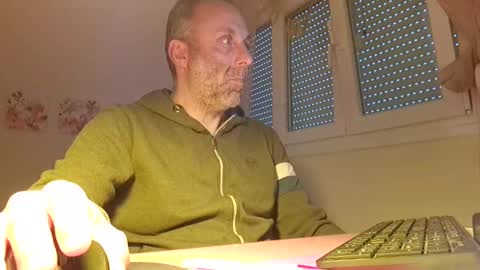 Snapshot of pansak1973 chatting on 03/12/25, 12:36 pansak1973 online show from 03/12/25, 12:36