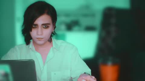 In bio online show from 04/10/26, 06:12