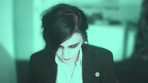 In bio online show from 04/11/26, 07:29