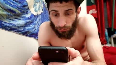 Snapshot of pantslesstraveler_plt chatting on 12/19/24, 04:02 PantsLessTraveler online show from 12/19/24, 04:02