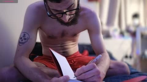 Snapshot of pantslesstraveler_plt chatting on 12/24/24, 01:50 PantsLessTraveler online show from 12/24/24, 01:50