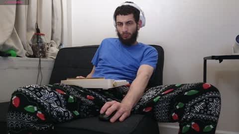 Snapshot of pantslesstraveler_plt chatting on 12/30/24, 11:49 PantsLessTraveler online show from 12/30/24, 11:49