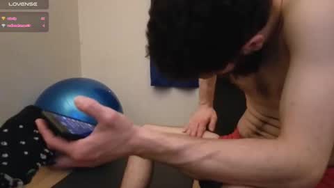 Snapshot of pantslesstraveler_plt chatting on 01/23/25, 08:57 PantsLessTraveler online show from 01/23/25, 08:57