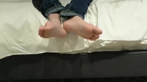 Snapshot of pantslesstraveler_plt chatting on 03/12/25, 01:47 PantsLessTraveler online show from 03/12/25, 01:47