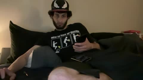 Snapshot of pantslesstraveler_plt chatting on 09/18/25, 05:59 PantsLessTraveler online show from 09/18/25, 05:59