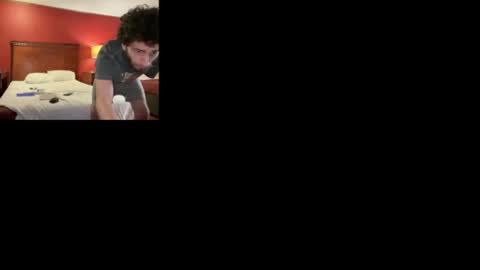 Snapshot of pantslesstraveler_plt chatting on 09/27/25, 10:37 PantsLessTraveler online show from 09/27/25, 10:37