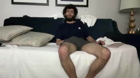 Snapshot of pantslesstraveler_plt chatting on 10/28/25, 08:51 PantsLessTraveler online show from 10/28/25, 08:51