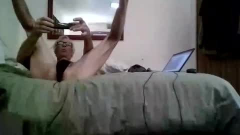 Snapshot of pantyman6216 chatting on 01/13/26, 08:36 pantyman6216 online show from 01/13/26, 08:36