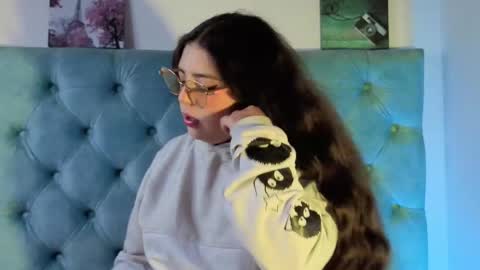 Paola Lyon online show from 09/29/25, 12:21