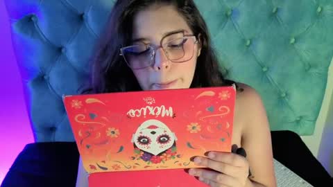 Paola Lyon online show from 04/15/26, 06:37