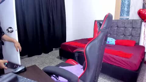 Paola  online show from 03/07/26, 09:45