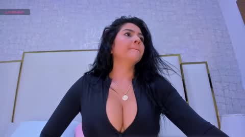 Paola  online show from 09/16/25, 11:33