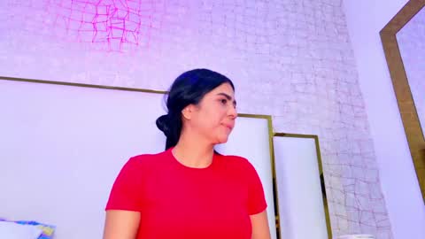 Snapshot of paolaa_rodriguez chatting on 06/04/26, 12:00 Paola online show from 06/04/26, 12:00