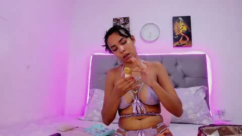 Snapshot of paolabigboobs_ chatting on 12/17/24, 11:38 paola online show from 12/17/24, 11:38