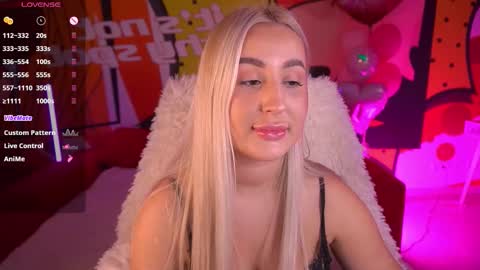 Snapshot of paolamola chatting on 02/20/26, 02:50 Lia online show from 02/20/26, 02:50