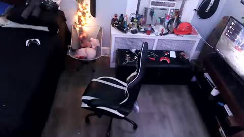 papian0 online show from 10/04/25, 01:14