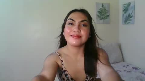 Snapshot of papigoddesslover chatting on 12/13/24, 04:22 Fina Dwarf online show from 12/13/24, 04:22