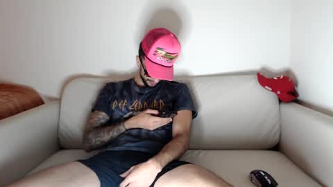 Snapshot of papijakey chatting on 12/10/24, 01:11 -- New Videos Down Below online show from 12/10/24, 01:11