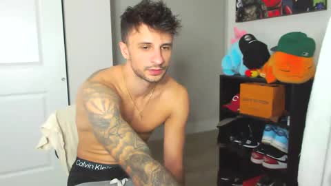 Snapshot of papijakey chatting on 09/17/25, 03:08 -- New Videos Down Below online show from 09/17/25, 03:08