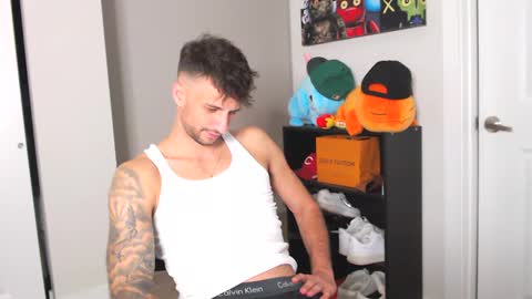 Snapshot of papijakey chatting on 10/03/25, 11:57 -- New Videos Down Below online show from 10/03/25, 11:57