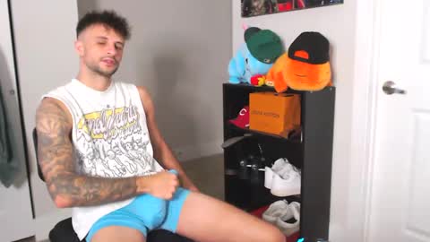 Snapshot of papijakey chatting on 10/05/25, 12:09 -- New Videos Down Below online show from 10/05/25, 12:09