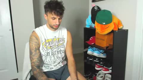 Snapshot of papijakey chatting on 10/23/25, 12:43 -- New Videos Down Below online show from 10/23/25, 12:43