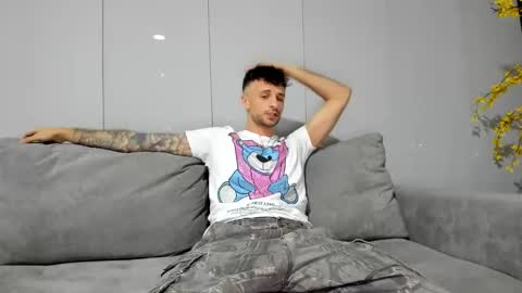 Snapshot of papijakey chatting on 10/27/25, 03:10 -- New Videos Down Below online show from 10/27/25, 03:10