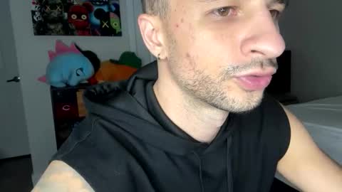 Snapshot of papijakey chatting on 11/08/25, 01:06 -- New Videos Down Below online show from 11/08/25, 01:06