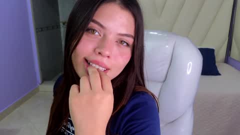 Snapshot of paradise_doll_s chatting on 01/03/25, 03:49 Amy and my doll online show from 01/03/25, 03:49