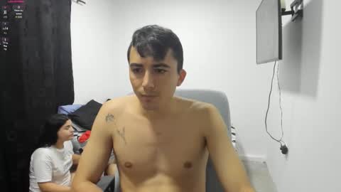 Snapshot of pareja_curiosa19 chatting on 12/15/25, 12:04 pareja_curiosa19 online show from 12/15/25, 12:04