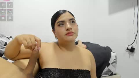 pareja_curiosa19 online show from 03/18/26, 01:20