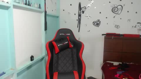 Luna online show from 11/29/25, 10:35