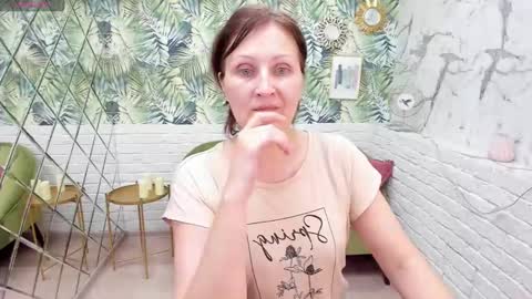 Paris online show from 01/20/25, 02:22