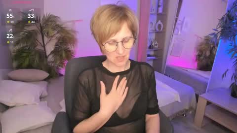 Snapshot of paris_cherry chatting on 05/27/26, 06:49 Paris online show from 05/27/26, 06:49