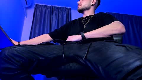 Paris online show from 01/17/25, 10:23