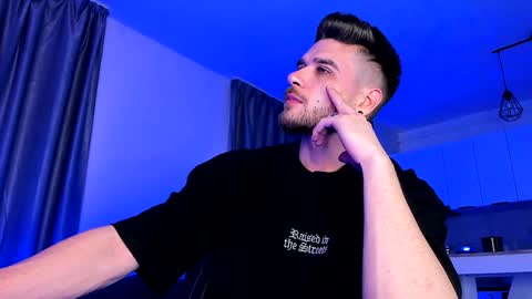 Paris online show from 01/21/25, 09:36