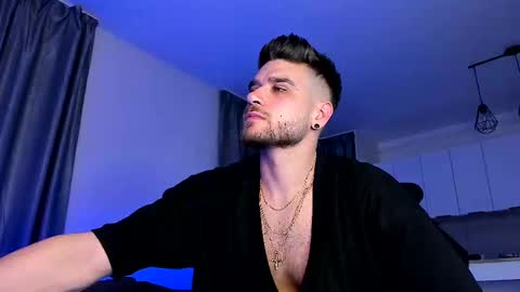 Paris online show from 02/28/25, 07:56