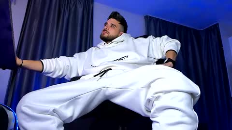 Paris online show from 10/07/25, 07:33