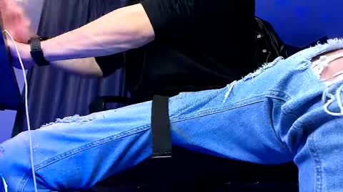 Paris online show from 04/06/26, 02:42