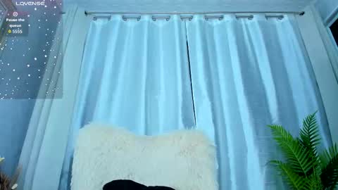 Paris online show from 10/09/25, 03:26