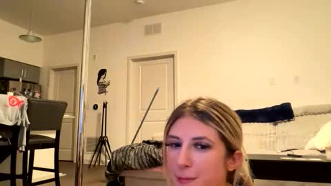 parisbaby2000 online show from 01/18/26, 04:16